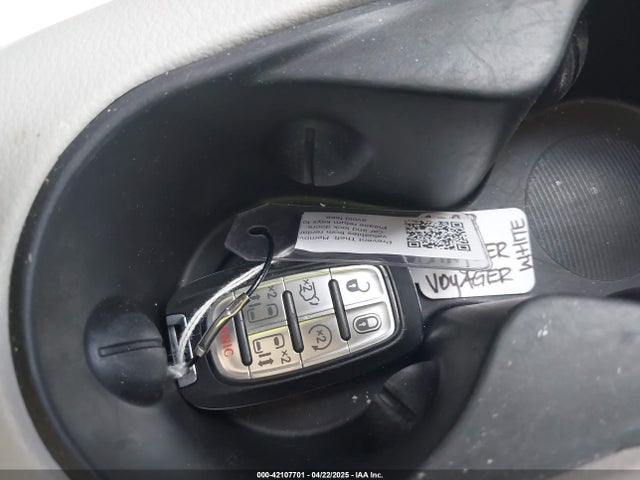 Chrysler Voyager Lx 2023 2C4RC1CG0PR557780 Image 11