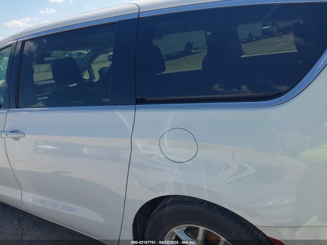 Chrysler Voyager Lx 2023 2C4RC1CG0PR557780 Image 14