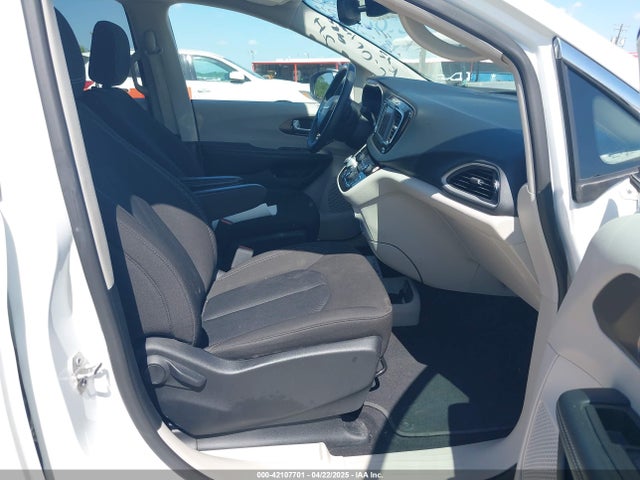 Chrysler Voyager Lx 2023 2C4RC1CG0PR557780 Image 5