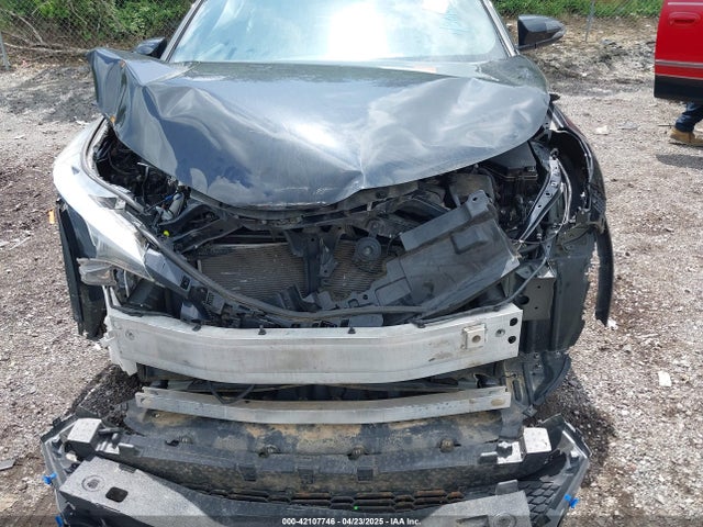 NMTKHMBX9NR142398 Toyota C-HR XLE