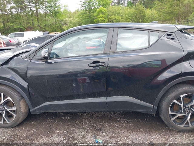 NMTKHMBX9NR142398 Toyota C-HR XLE