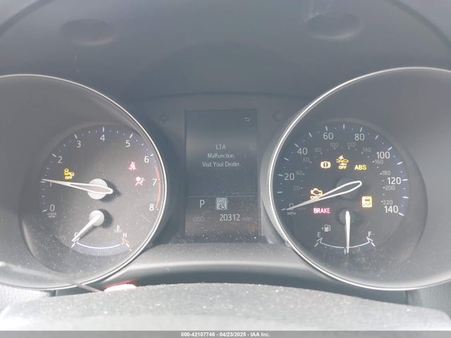 NMTKHMBX9NR142398 Toyota C-HR XLE