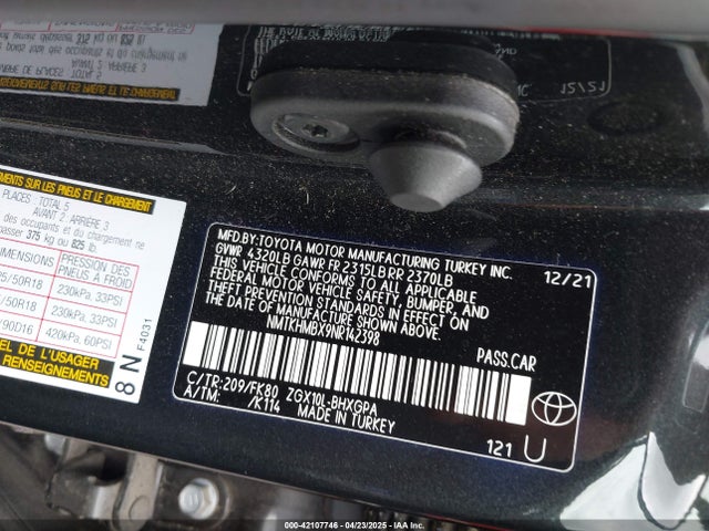 NMTKHMBX9NR142398 Toyota C-HR XLE