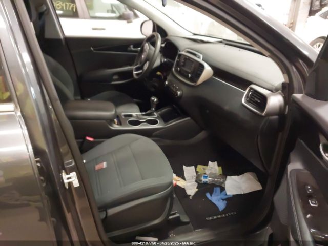 5XYPGDA50HG227092 KIA Sorento 3.3l Lx