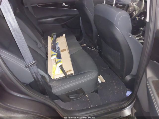 5XYPGDA50HG227092 KIA Sorento 3.3l Lx