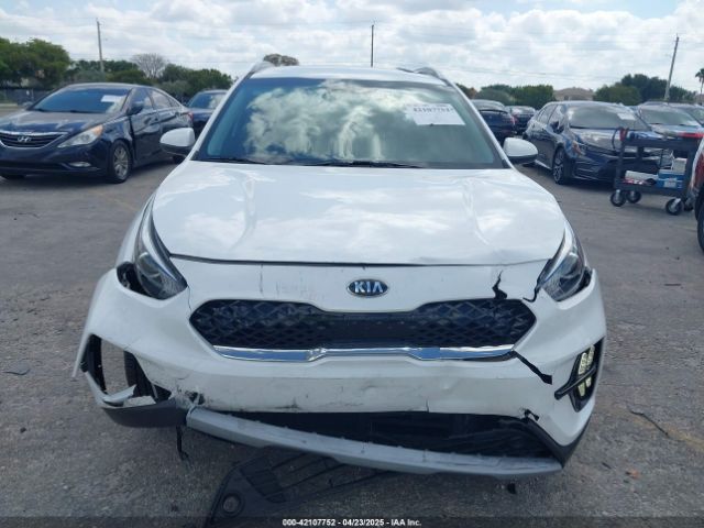 KNDCB3LC3L5423810 KIA NIRO LX