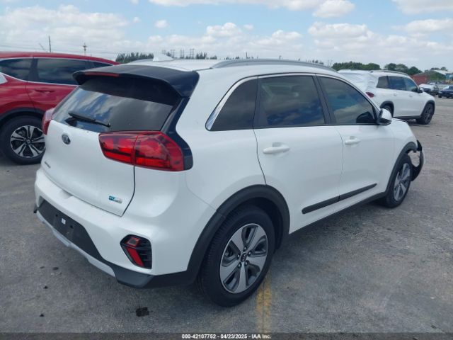 KNDCB3LC3L5423810 KIA NIRO LX