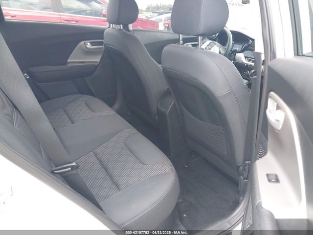 KNDCB3LC3L5423810 KIA NIRO LX
