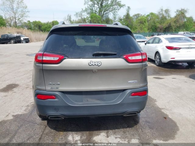 1C4PJMCS6GW242153 Jeep Cherokee Latitude