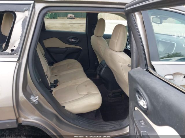 1C4PJMCS6GW242153 Jeep Cherokee Latitude