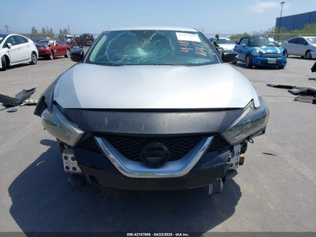 1N4AA6AP0JC374758 Nissan Maxima 3.5 Sv