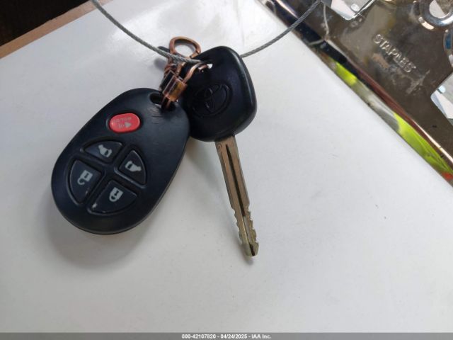5TDKK3DC2ES513425 Toyota Sienna Le V6 8 Passenger
