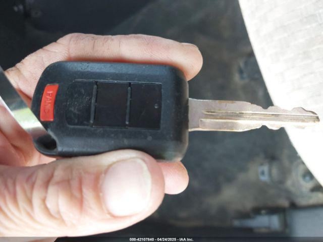 ML32A3HJ3HH005892 Mitsubishi MIRAGE ES