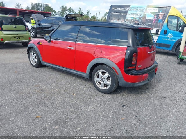 2009 MINI COOPER CLUBMAN WMWML335X9TX35532 Photo 2