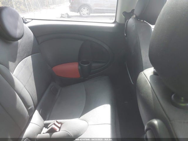 2009 MINI COOPER CLUBMAN WMWML335X9TX35532 Photo 7