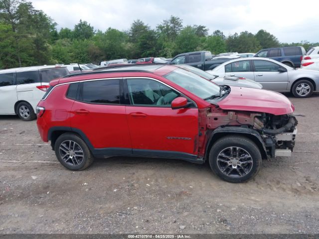 3C4NJCBB9JT461897 Jeep Compass Sun And Wheel Fwd