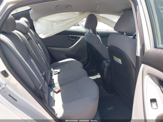 5NPDH4AE8FH612390 Hyundai ELANTRA SE