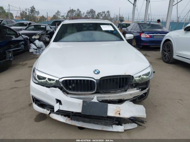 WBAJA9C5XJB033667 BMW 530e Iperformance