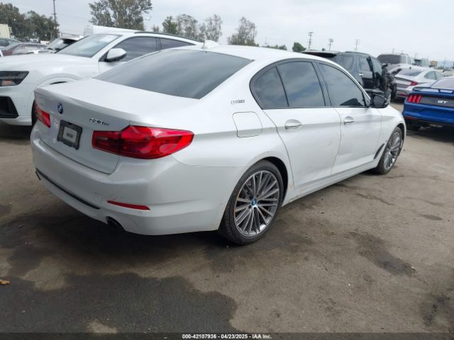 WBAJA9C5XJB033667 BMW 530e Iperformance