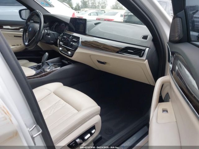 WBAJA9C5XJB033667 BMW 530e Iperformance
