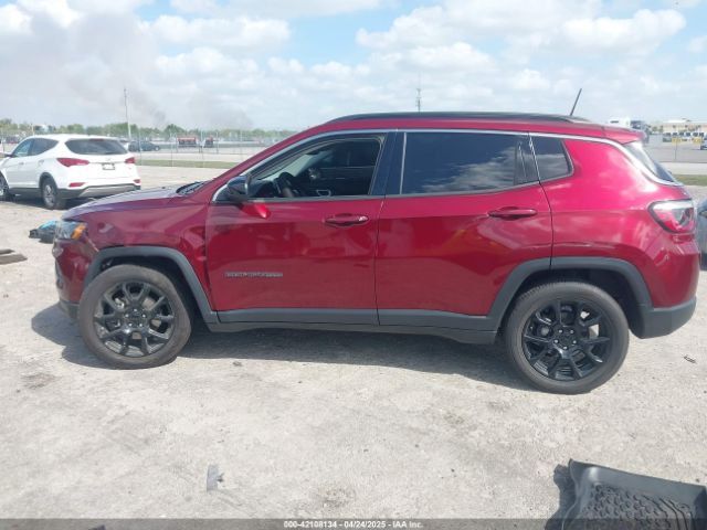 3C4NJDFBXNT129800 Jeep Compass Latitude Lux 4x4