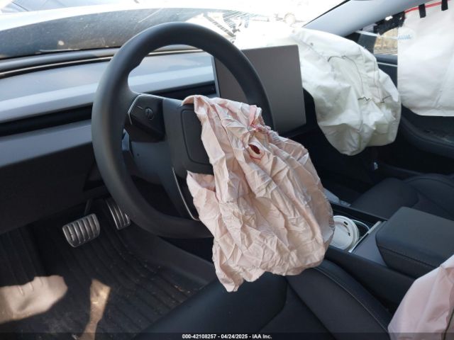 2024 TESLA MODEL 3 5YJ3E1ET0RF880929 Photo 4