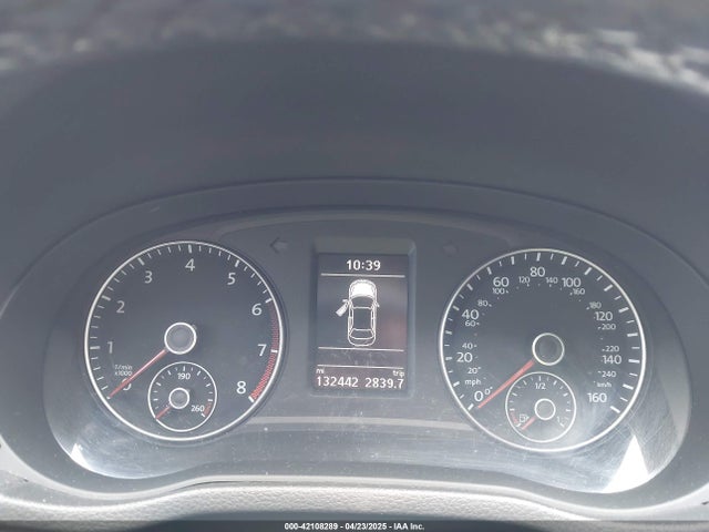 1VWBT7A31FC043798 Volkswagen Passat 1.8t Se