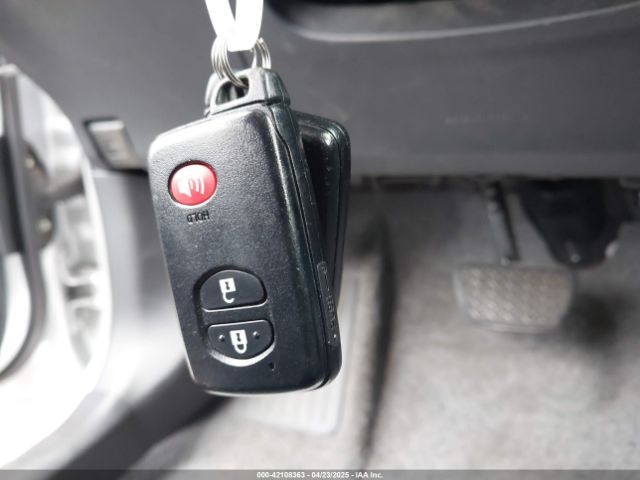JTDKN3DU1E0384757 Toyota Prius Three