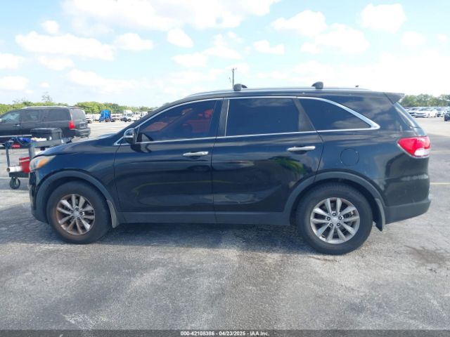 5XYPG4A57GG072233 KIA Sorento 3.3l Lx
