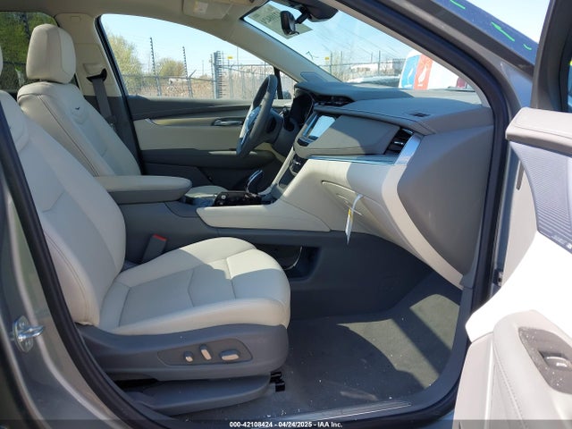 2025 CADILLAC XT5 1GYKNDRS7SZ128931 Photo 4
