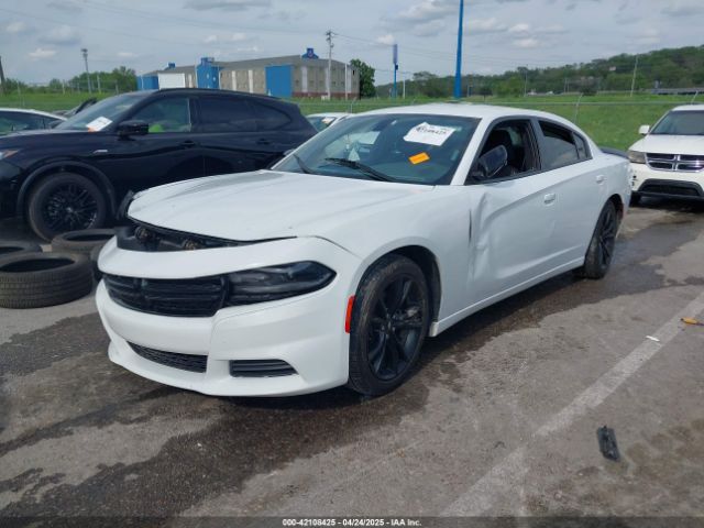 2C3CDXBG8JH257672 Dodge Charger Sxt Rwd