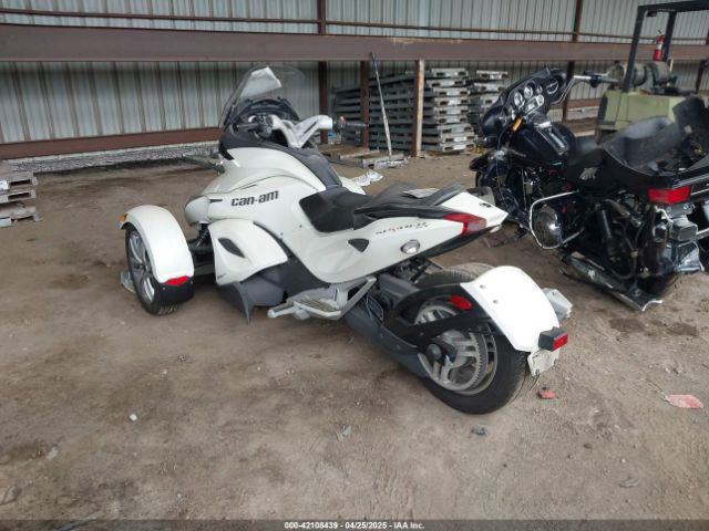 2014 CAN-AM SPYDER ROADSTER 2BXNCBC12EV000700 Photo 2
