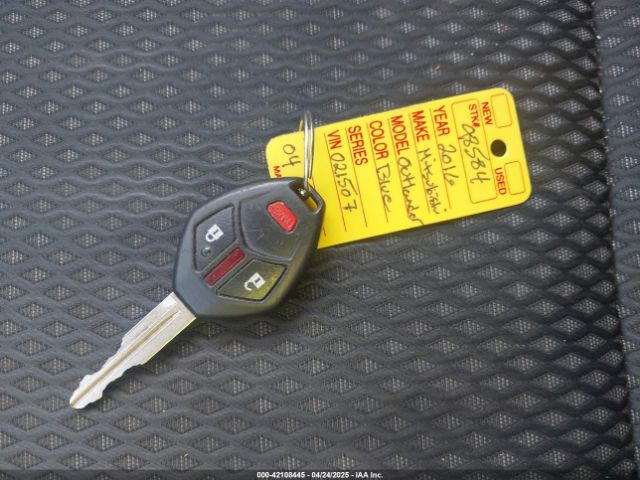 JA4AZ3A3XGZ021507 Mitsubishi Outlander Es