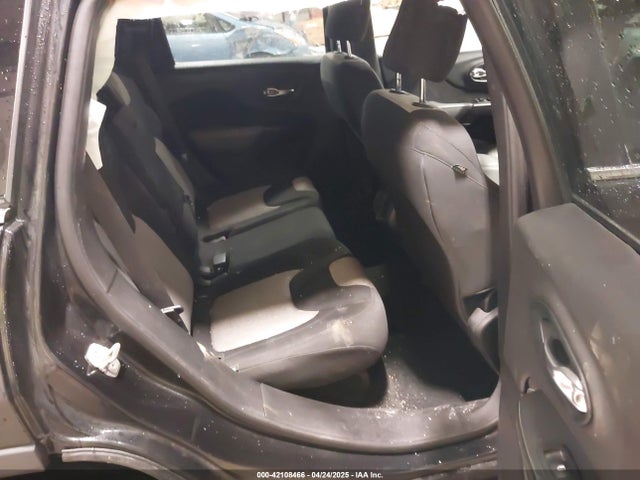 1C4PJLCS5EW103106 Jeep Cherokee