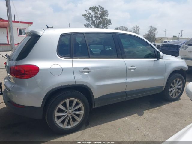 WVGAV7AX2HK043695 Volkswagen Tiguan 2.0t/2.0t S