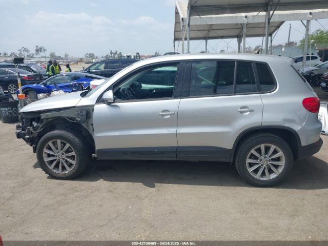 WVGAV7AX2HK043695 Volkswagen Tiguan 2.0t/2.0t S