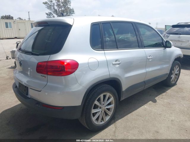 WVGAV7AX2HK043695 Volkswagen Tiguan 2.0t/2.0t S