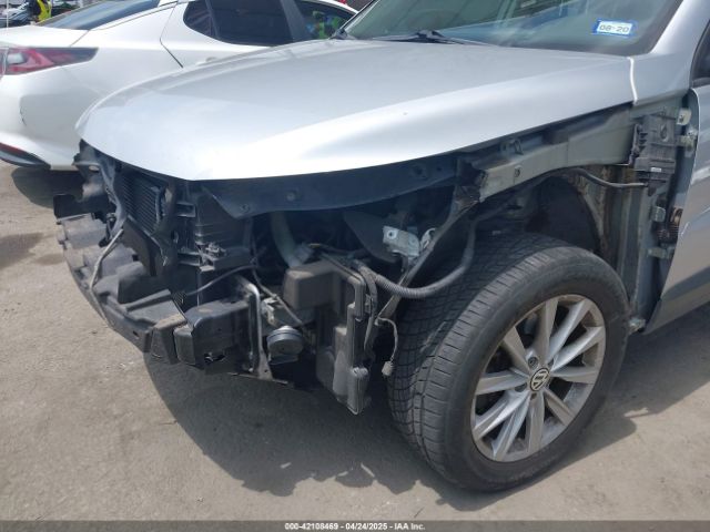 WVGAV7AX2HK043695 Volkswagen Tiguan 2.0t/2.0t S