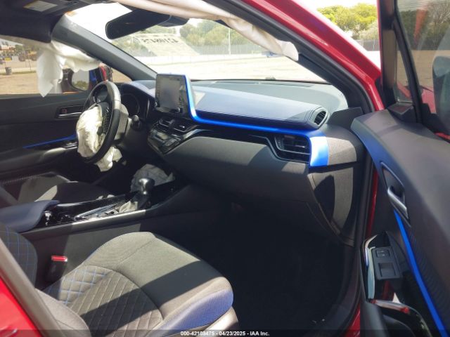 NMTKHMBX4NR141627 Toyota C-HR XLE