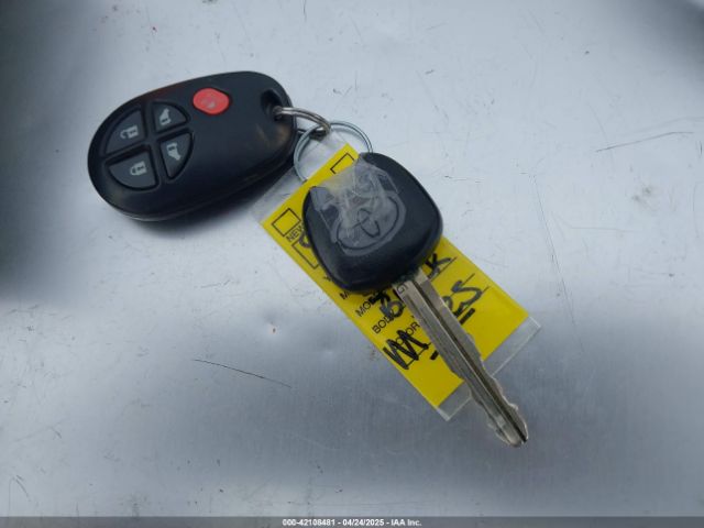 5TDKK3DC1ES506563 Toyota Sienna Le V6 8 Passenger