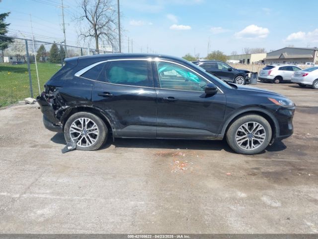 1FMCU9H94NUB58068 Ford ESCAPE SEL