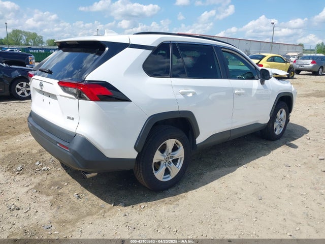 2T3W1RFVXMC091926 Toyota Rav4 Xle
