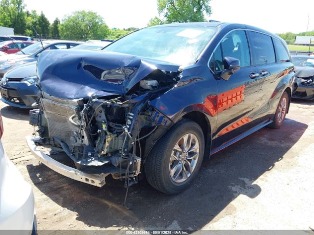 5TDYSKFC6PS081443 Toyota SIENNA XLE
