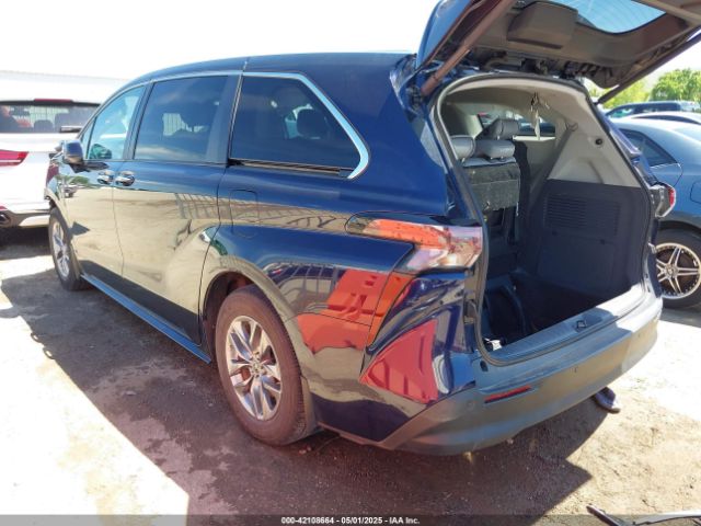 5TDYSKFC6PS081443 Toyota SIENNA XLE