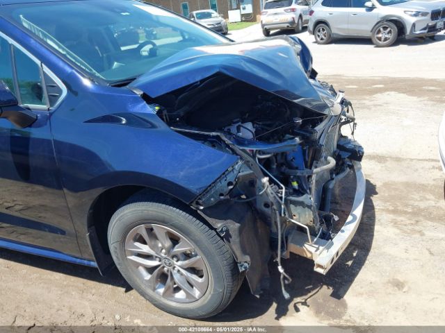 5TDYSKFC6PS081443 Toyota SIENNA XLE