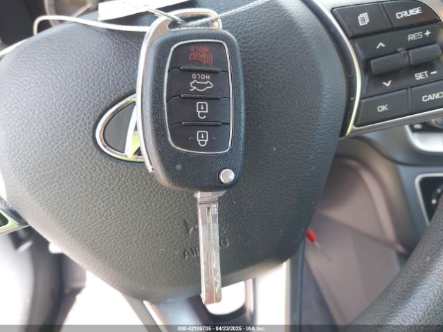 5NPE24AF7JH601095 Hyundai SONATA SE