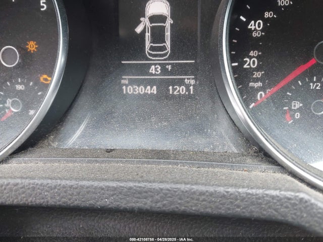 1VWBT7A32GC009922 Volkswagen 2016