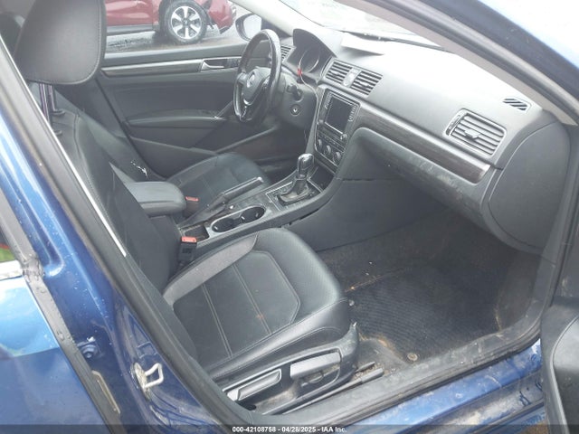 1VWBT7A32GC009922 Volkswagen 2016