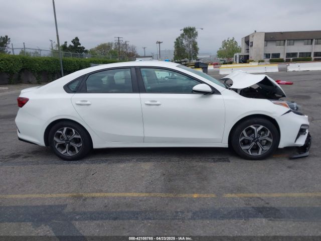 3KPF24AD8LE185214 KIA Forte Lxs