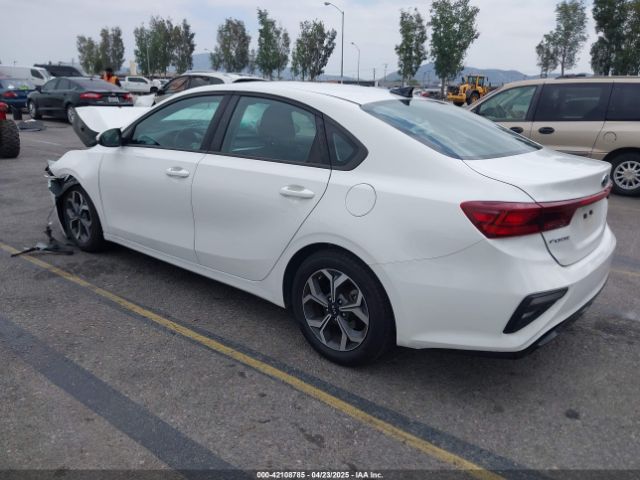 3KPF24AD8LE185214 KIA Forte Lxs